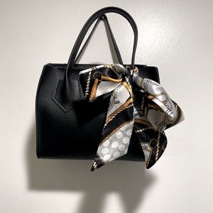 New Very stylish purse with a scarf Color: Black